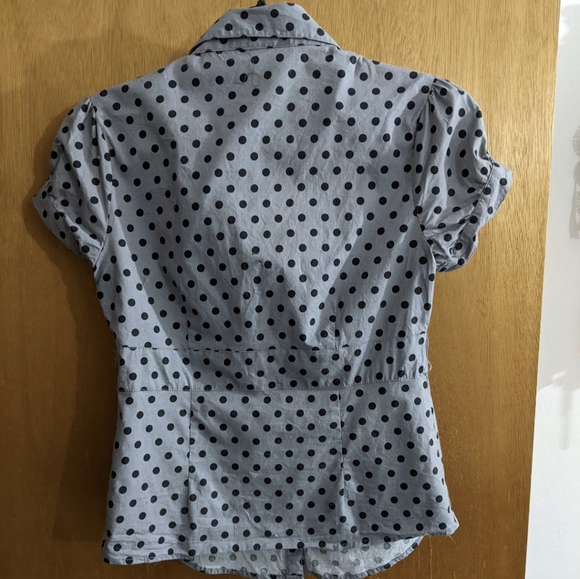 Y2K Button Up Top - Picture 4 of 9